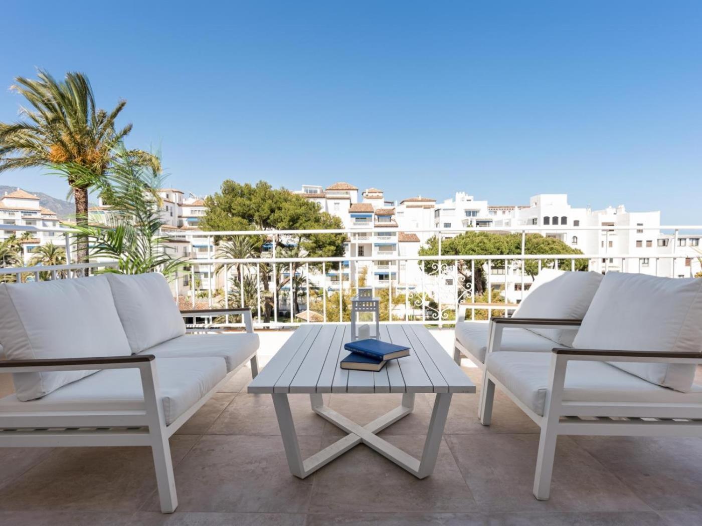 Soleado Atico Frente Al Mar En Puerto Banus Appartement Marbella