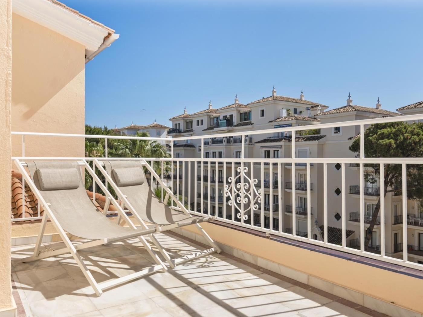 Soleado Atico Frente Al Mar En Puerto Banus Appartement *